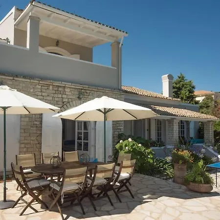 Avlaki House,stylish In *