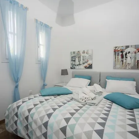 Willa Avlaki House,stylish In *